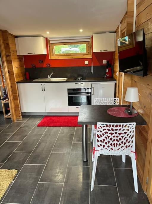 Chalet 2 Personnes Avec Jacuzzi Et Piscine Saisonniere Partagee Corcieux Zewnętrze zdjęcie