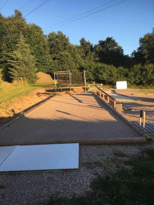 Chalet 2 Personnes Avec Jacuzzi Et Piscine Saisonniere Partagee Corcieux Zewnętrze zdjęcie