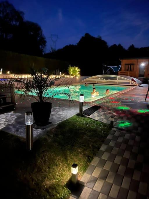 Chalet 2 Personnes Avec Jacuzzi Et Piscine Saisonniere Partagee Corcieux Zewnętrze zdjęcie