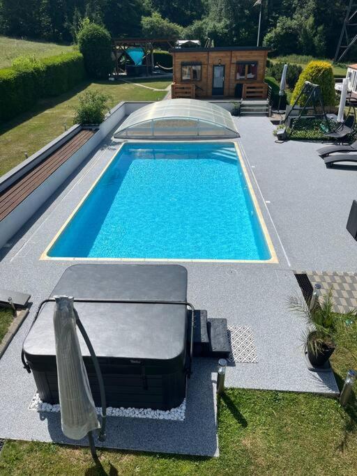 Chalet 2 Personnes Avec Jacuzzi Et Piscine Saisonniere Partagee Corcieux Zewnętrze zdjęcie